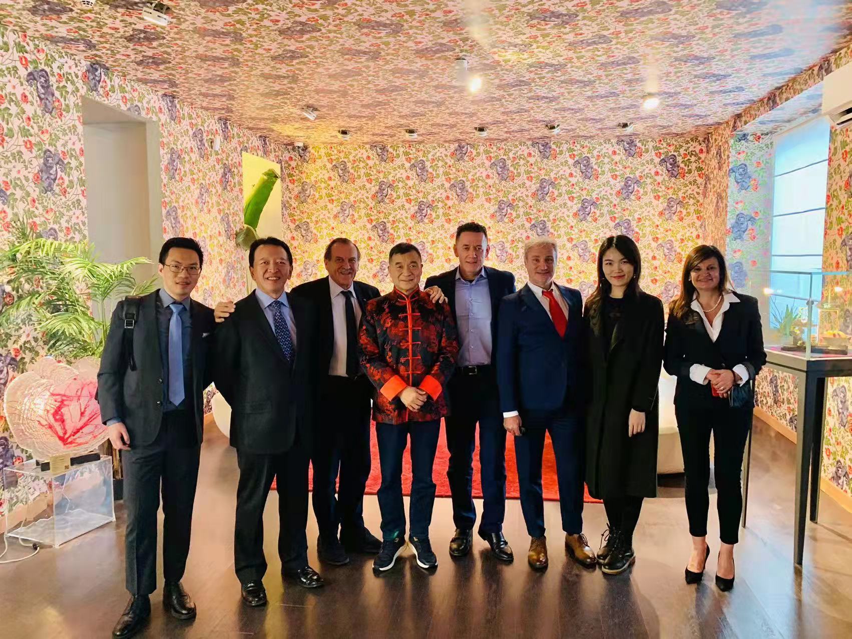 参观米兰客厅.jpg 糖心影院